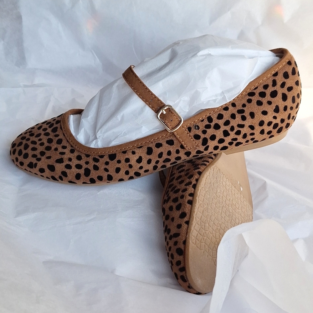 Isaac Mizrahi Flats - Picture 11 of 12